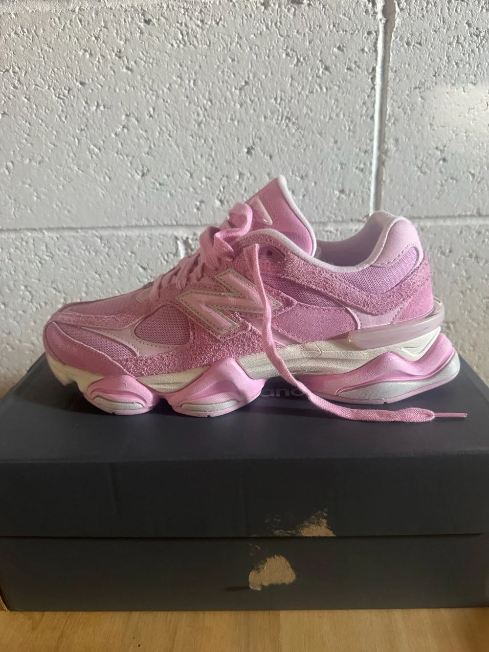 New Balance 9060 Pink Overdye Men’s 7.5/Women’s 8.5 NEW